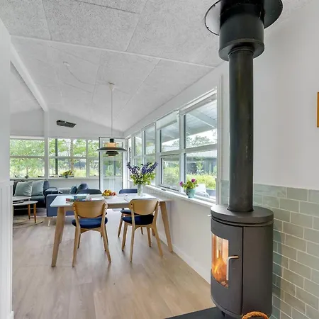 Dagino - 500m From The Sea By Interhome ブラーバンド